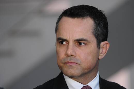Polícia Civil apura situação de contratos com empresas de iluminação