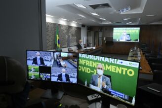 Queiroga promete 1ª dose da vacina contra a Covid para adultos até setembro