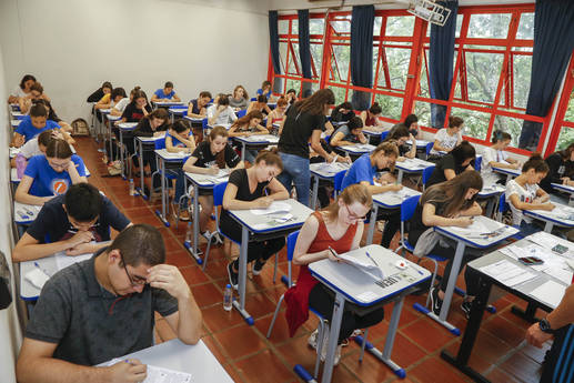 UEM divulga aprovados no Vestibular de Verão