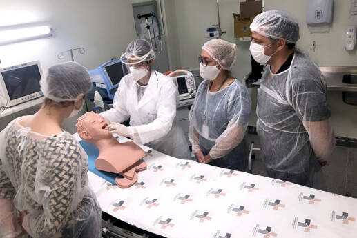 De 16 mil testes de profissionais de saúde no Paraná 14% são positivos