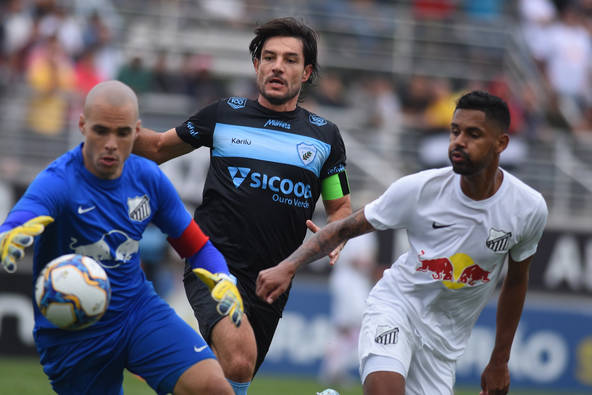 LEC dá vexame, é goleado e perde mais uma na Série B