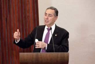 TSE abre inquérito para apurar acusações de supostas fraudes nas urnas e pede para STF investigar Bolsonaro