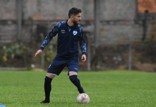 Recuperado de uma lesão muscular, o volante Marcel pode reaparecer no time titular no sábado