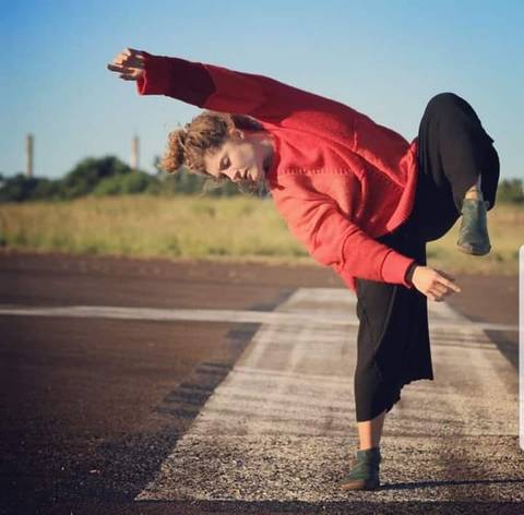Bailarina, professora de dança, atriz e estudante de Artes Visuais da UEM, "Magô" era conhecida como uma pessoa doce e forte.