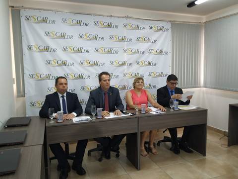 Coletiva de imprensa do Sescap-Ldr (Sindicato das Empresas de Assessoramento, Perícias, Informações, Pesquisas e de Serviços Contábeis de Londrina e Região) e da Receita Federal de Londrina sobre a DIRPF 2020.