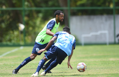 O volante Bidía é um dos que testaram positivo para a Covid-19