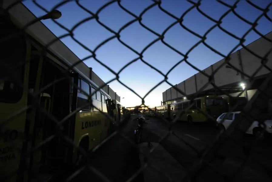 MOBILIZAÇÃO - Ato leva 15 mil às ruas de Londrina
