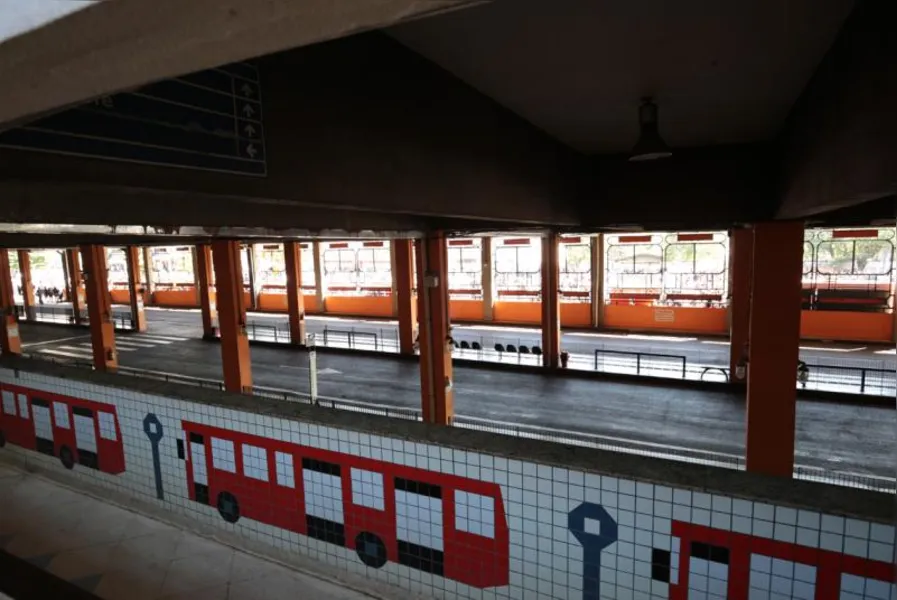 MOBILIZAÇÃO - Ato leva 15 mil às ruas de Londrina