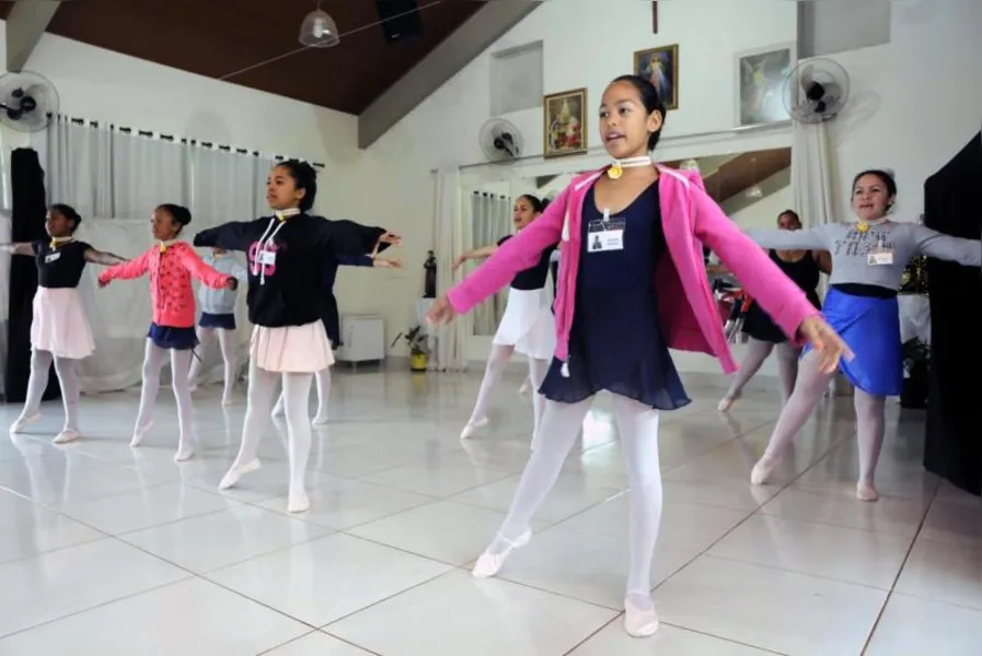 AULA DE CIDADANIA - Muito além da dança