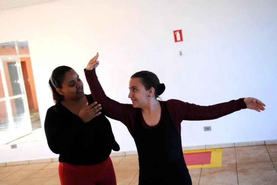 AULA DE CIDADANIA - Muito além da dança