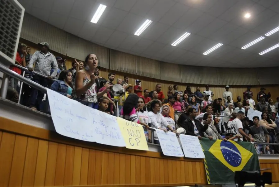 Câmara de Londrina abre Comissão Processante contra Boca Aberta