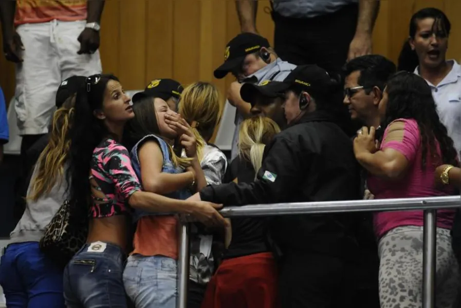 Câmara de Londrina abre Comissão Processante contra Boca Aberta