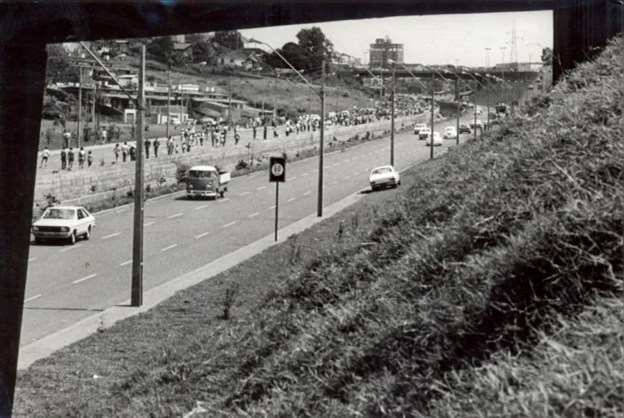 Via Expressa completa 40 anos