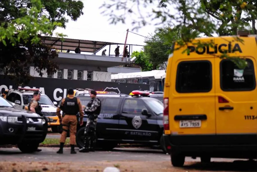 Dois são presos por quebra-quebra