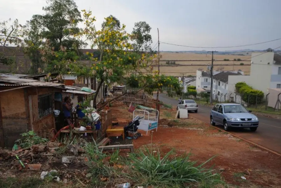 LUTA POR TETO - Londrina tem 3.600 famílias em ocupações irregulares