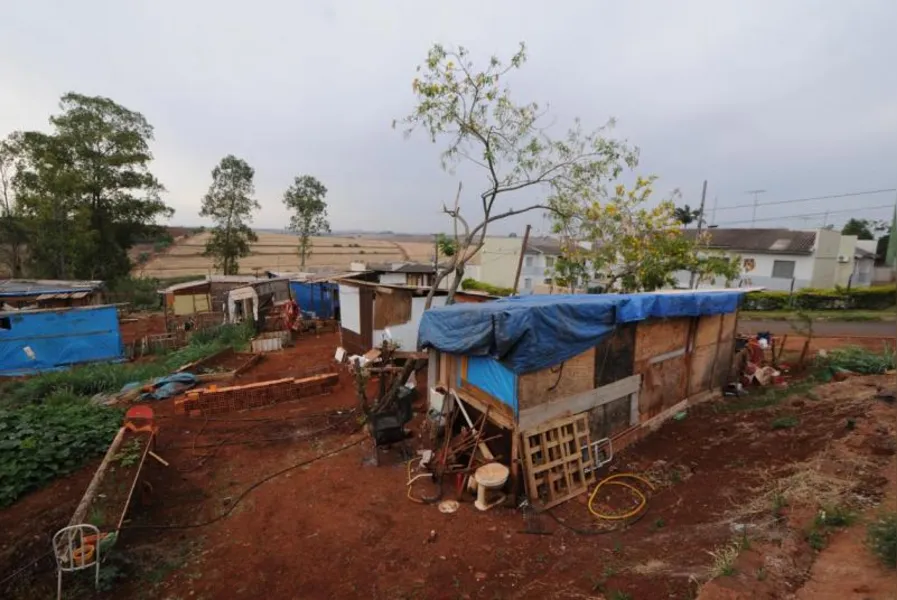 LUTA POR TETO - Londrina tem 3.600 famílias em ocupações irregulares