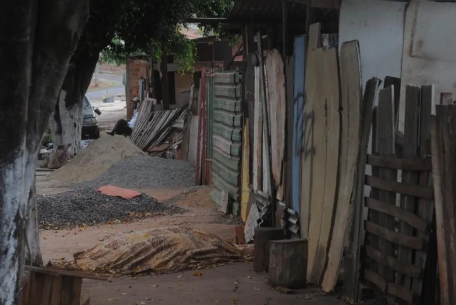LUTA POR TETO - Londrina tem 3.600 famílias em ocupações irregulares