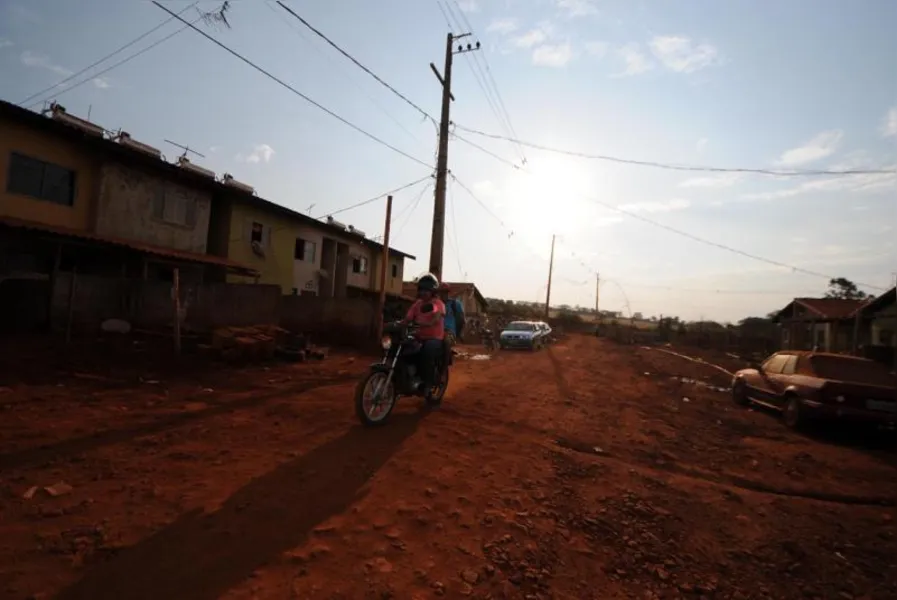 LUTA POR TETO - Londrina tem 3.600 famílias em ocupações irregulares