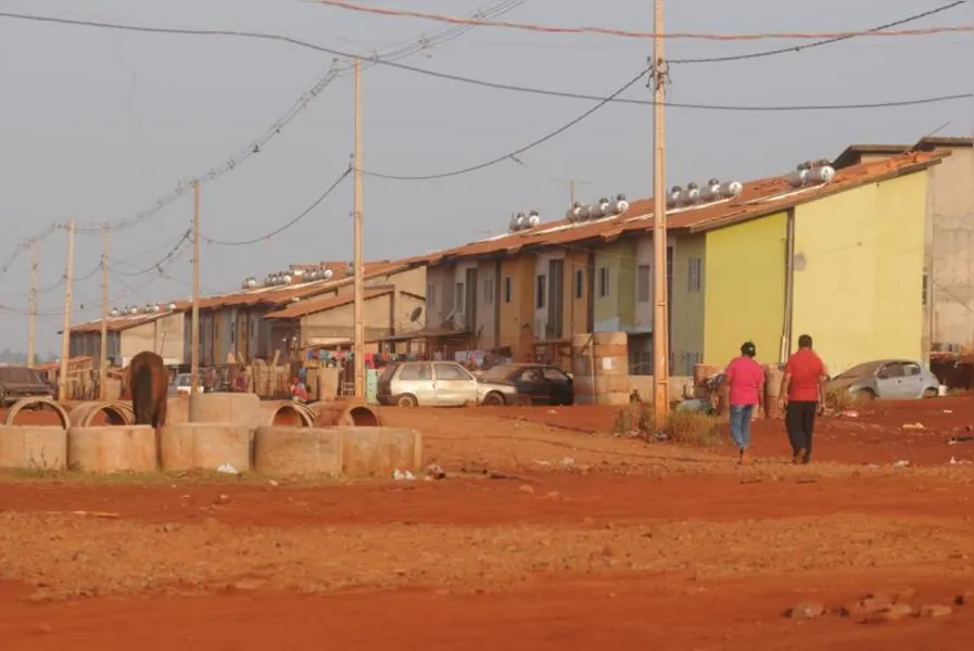 LUTA POR TETO - Londrina tem 3.600 famílias em ocupações irregulares