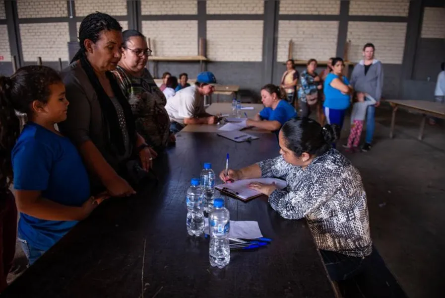 Após temporal, moradores se mobilizam para reconstruir Sengés