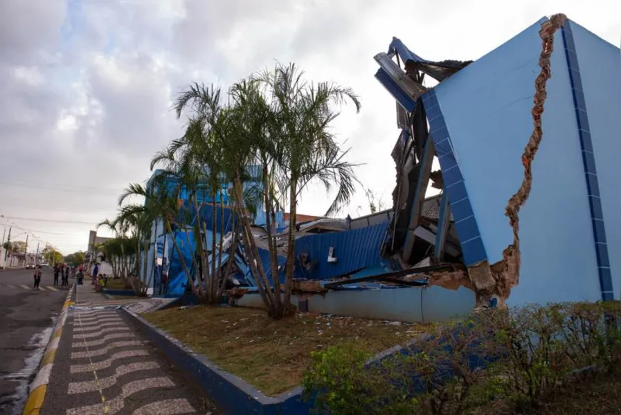 Após temporal, moradores se mobilizam para reconstruir Sengés