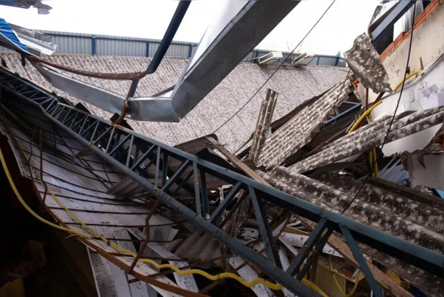 Após temporal, moradores se mobilizam para reconstruir Sengés