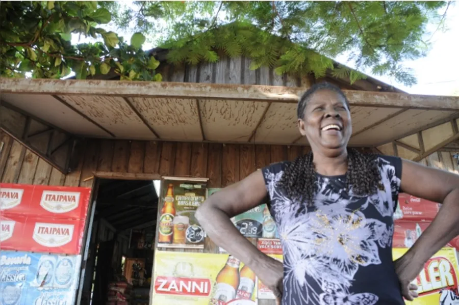 Balcão, poeira e uma vida inteira