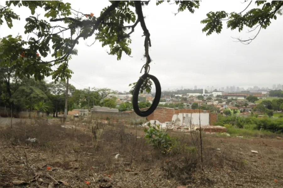 Fundos de vale acumulam focos de dengue