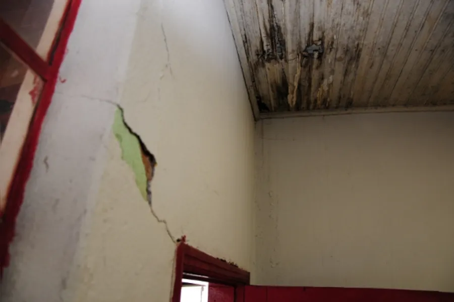 Creche em Bela Vista ameaça desabar