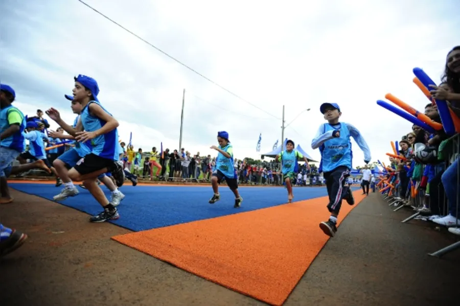 Corrida reúne 1,5 mil pequenos competidores