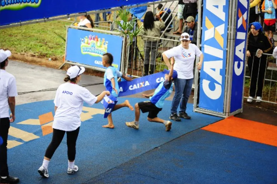 Corrida reúne 1,5 mil pequenos competidores