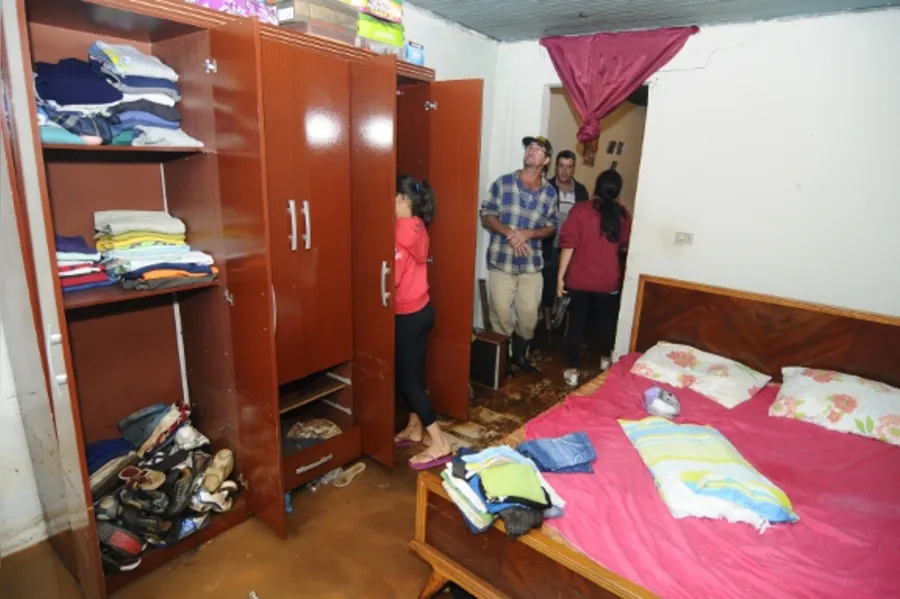 Cheia deixou moradores ilhados em Ibiporã e Jataizinho