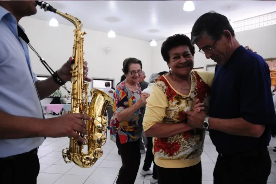 Avós comemoram data em grande estilo