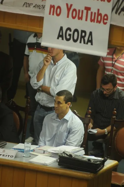 Pela 2 vez na história de Londrina, Câmara cassa prefeito