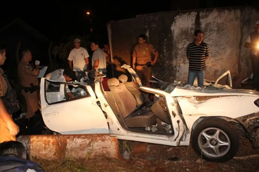Seis pessoas morrem em capotamento na PR-437