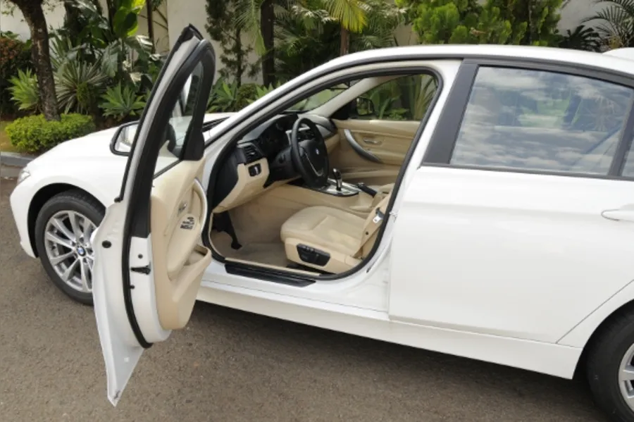 Passeio de BMW traduz velocidade e conforto