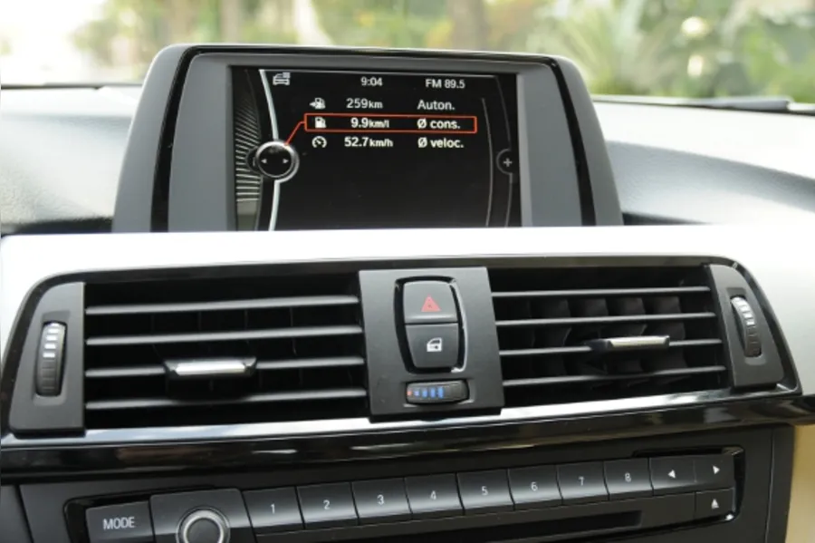 Passeio de BMW traduz velocidade e conforto