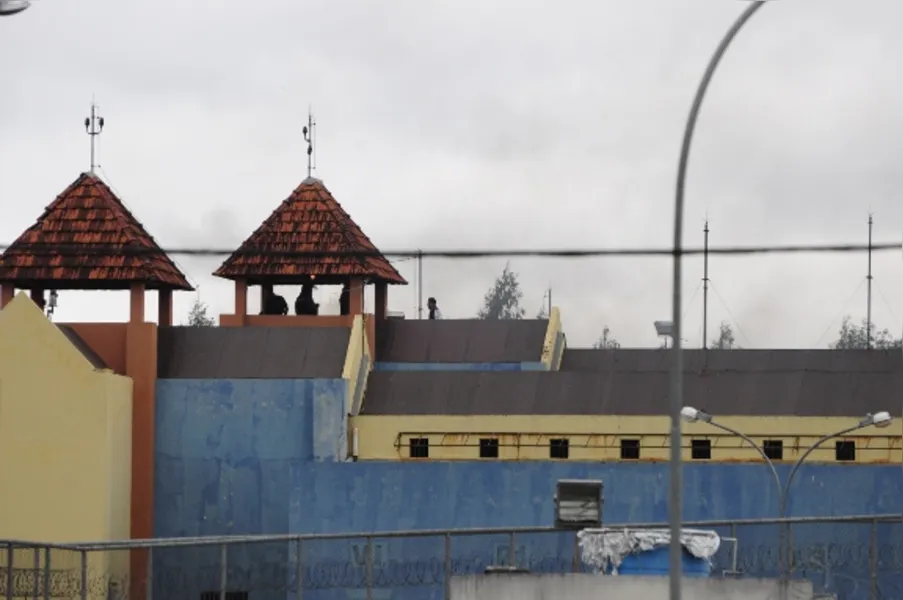 Rebelião em presídio deixa três feridos em Londrina