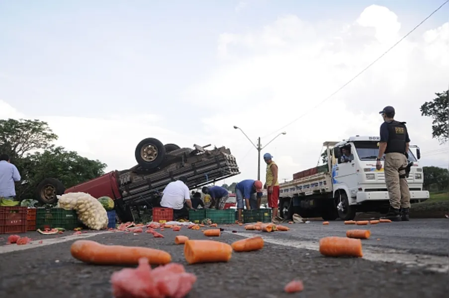 Acidentes congestionam BR-369 nos dois sentidos