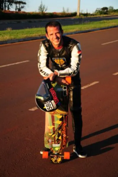 FOLHA GENTE - THIAGO NASSIF
