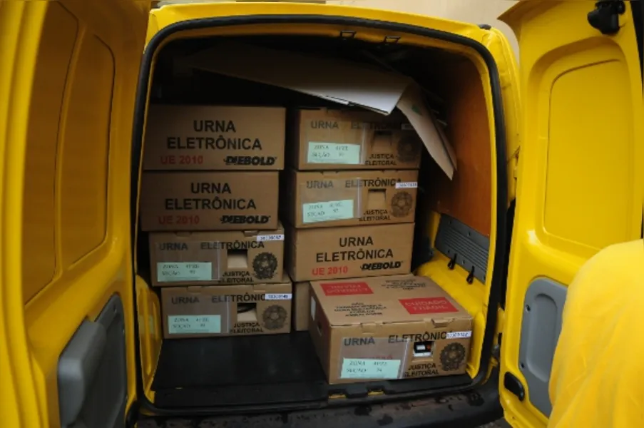 Confira as imagens mais marcantes do segundo turno em Londrina