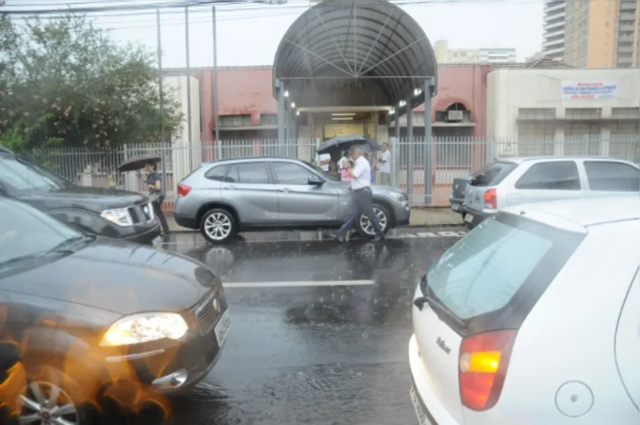 Confira as imagens mais marcantes do segundo turno em Londrina