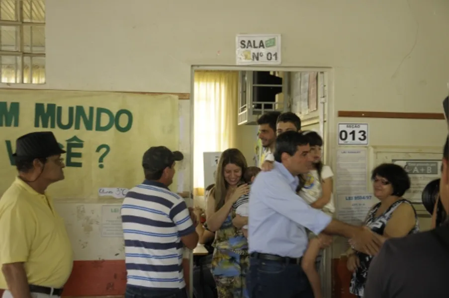Confira as imagens mais marcantes do segundo turno em Londrina