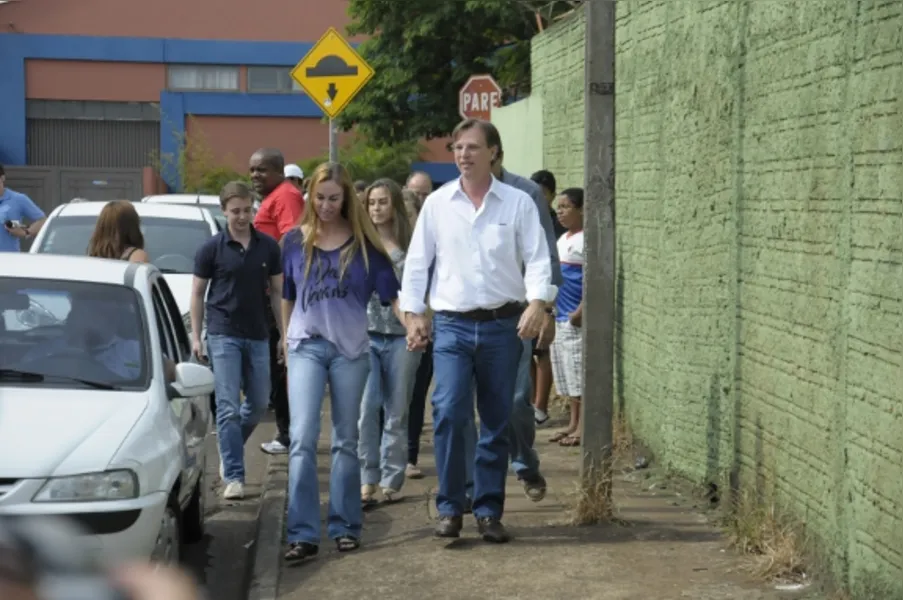 Confira as imagens mais marcantes do segundo turno em Londrina