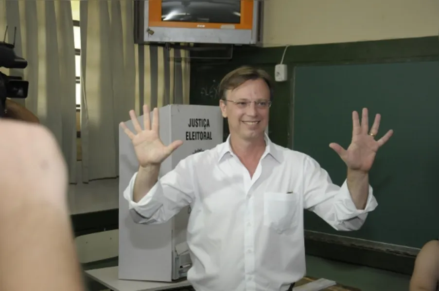 Confira as imagens mais marcantes do segundo turno em Londrina