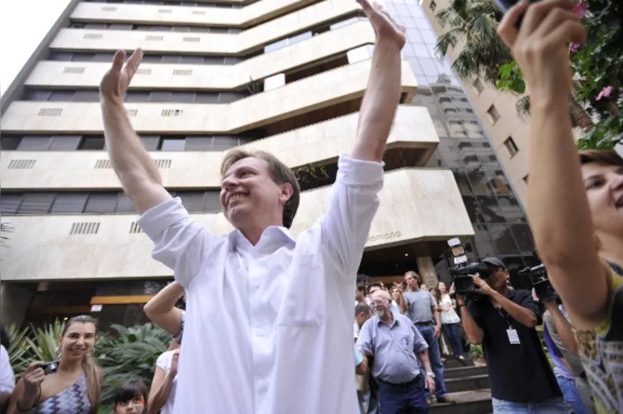 Confira as imagens mais marcantes do segundo turno em Londrina