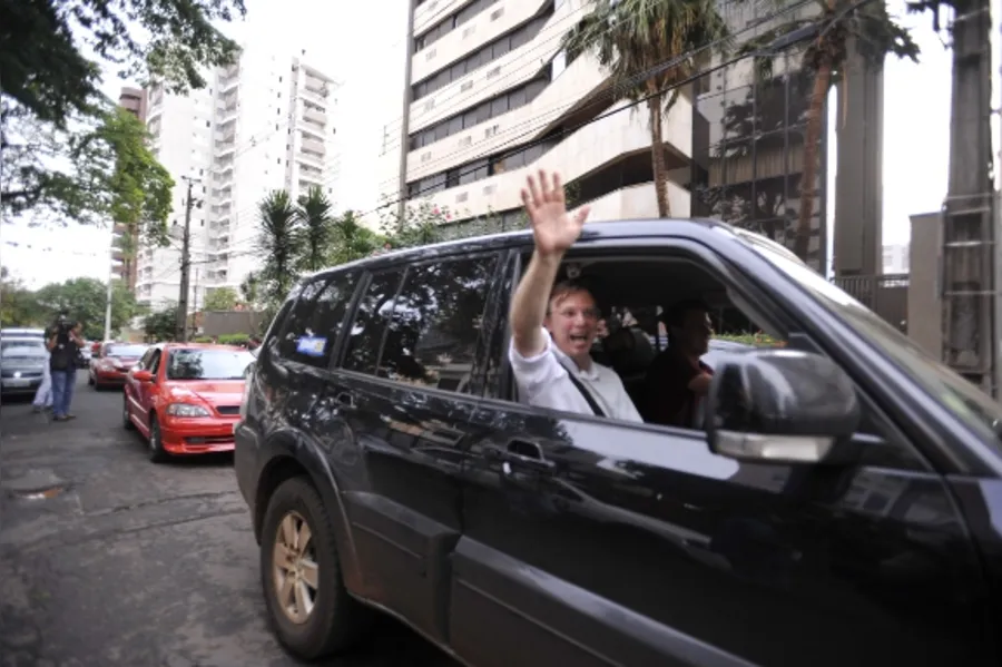 Confira as imagens mais marcantes do segundo turno em Londrina