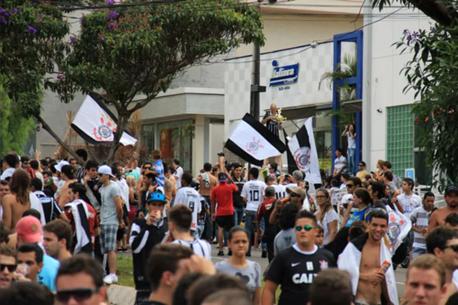 MUNDIAL DE CLUBES - Corintianos festejam na Higienópolis