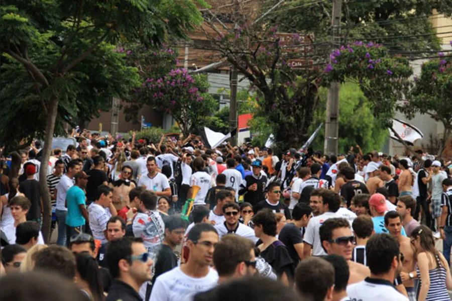 MUNDIAL DE CLUBES - Corintianos festejam na Higienópolis