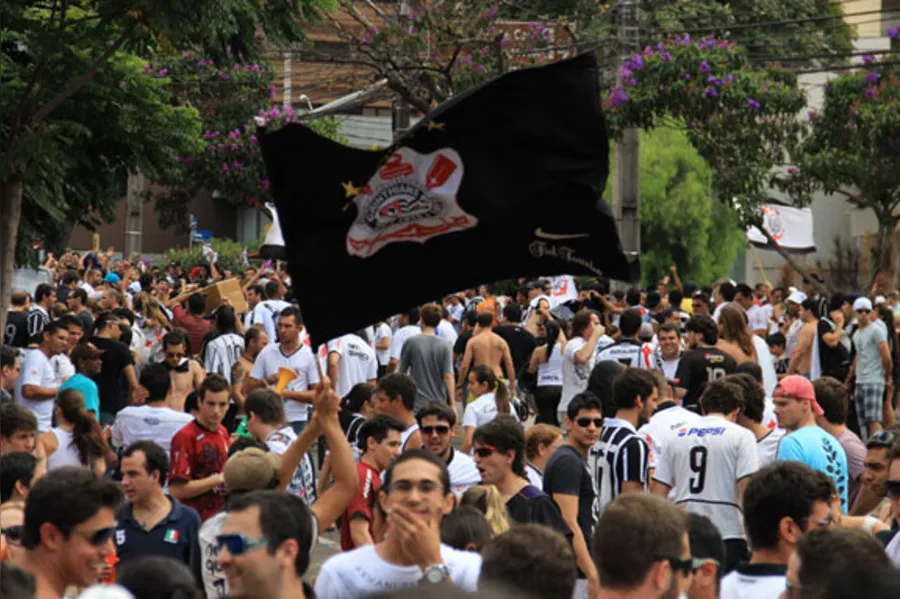 MUNDIAL DE CLUBES - Corintianos festejam na Higienópolis